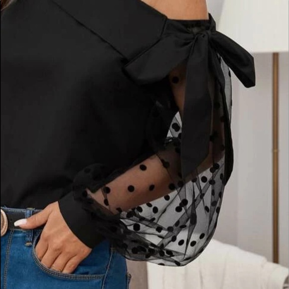 Beautiful woman lace blouse - Picture 5 of 8